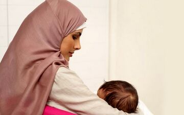 انتقال کرونا از شیر مادر به نوزاد ممکن است؟