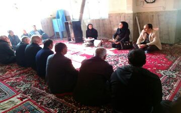 برگزاری کلاس آموزشی پیشگیری از بیماری‌ آنفلوآنزای پرندگان در گهواره