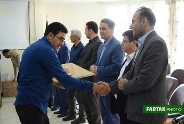 تجلیل از کارگران خدماتی و کارکنان فضای سبز شهرداری در فرهنگسرای گل‌نرگس