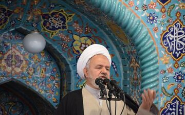 نماینده ولی فقیه در ستاد کل نیروهای مسلح:
انقلاب اسلامی ایران تنها انقلاب کامل در جهان است