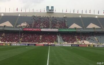  شعار علیه منصوریان و استقلال توسط پرسپولیسی ها