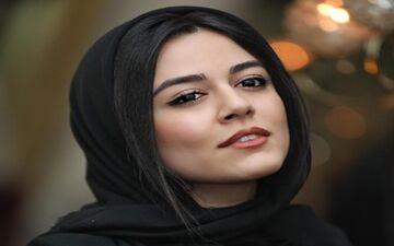  نگاه خیره «ماهور الوند» به امواج دریا