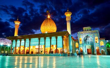 پخش زنده مراسم عزاداری شب عاشورای حسینی در حرم شاهچراغ + ویدئو