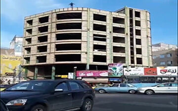 لحظه خودکشی پسر جوان از بالای ساختمان نیمه ساخته در اردبیل + فیلم