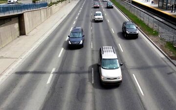 ارتش لبنان جاده ها و اتوبان های بسته شده را باز کرد