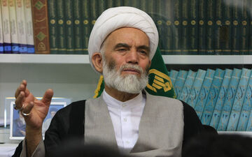 امام جمعه همدان رای خود را به صندوق انداخت + فیلم