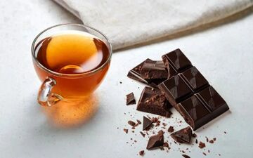 چای و کاکائو می‌توانند خطرات ناشی از نشستن طولانی مدت را خنثی کنند