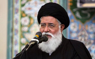 تکذیب جابجایی امام جمعه مشهد؛ شایعات مجازی، بازی با حساسیت‌ها