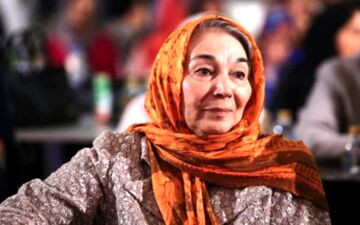 میدونستی مرحوم پروانه معصومی یه زمانی مدل بوده؟!|عکسی رو شده از پروانه معصومی زمانی که در آلمان مدل بود+ تصویر
