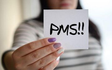 PMS چیست؟ علائم، دلایل و راه‌های درمان سندرم پیش از قاعدگی