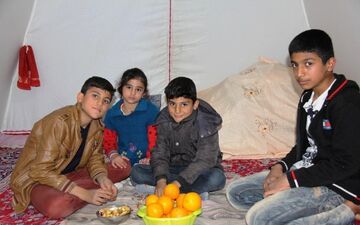  امید به زندگی در نگاه های چله نشینان زلزله زده کرمانشاه