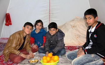  امید به زندگی در نگاه های چله نشینان زلزله زده کرمانشاه