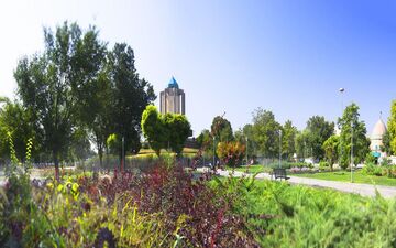 کاروانسرای تاج‌آباد و مقبره باباطاهر در همدان به روایت تصویر