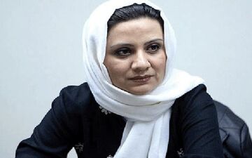 بی نمک مقابل دوربین می رود