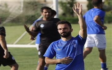 حمایت دسته‌جمعی استقلالی‌ها از شجاعیان (عکس)