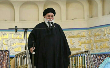 امام جمعه مشهد: حذف ایران از بازار نفت پرهزینه خواهد بود