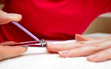 علت جویدن ناخن در کودکان و بزرگسالان چیست؟