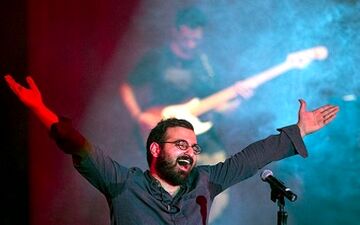 امشب کدام خواننده ها به روی استیج می روند 