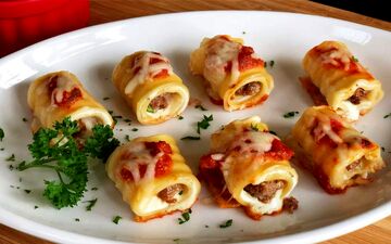 طرز تهیه لازانیا لقمه‌ای با پنیر کشدار؛ یک میان‌وعده جذاب
