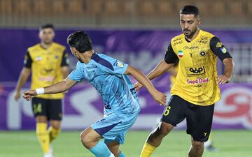 هافبک سپاهان از هواداران استقلال و سپاهان عذرخواهی کرد