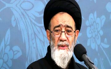 دشمن با تمرکز بر روی هنرمندان در صدد پیاده‌سازی اهداف جنگ نرم خود است