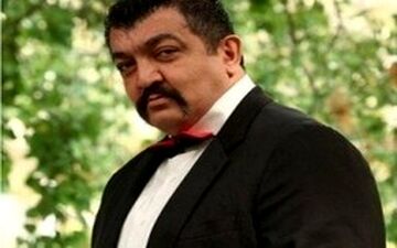  شلوار زننده آقای بازیگر در یک مراسم عمومی