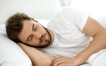 چهار راهکار ساده برای خواب عمیق‌تر و بیداری شاداب‌تر