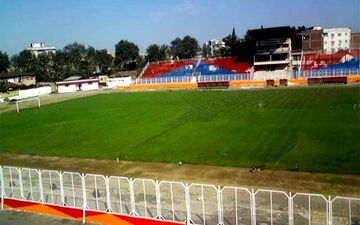 آخرین وضعیت ورزشگاه وطنی در آستانه دیدار نساجی و پرسپولیس/ بازدید مجدد از زمین استادیوم قائمشهر