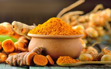 این افراد زردچوبه مصرف نکنند