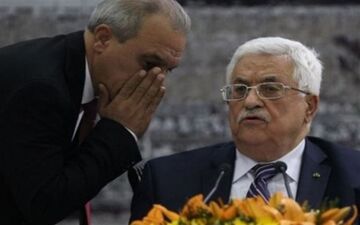 یک مقام فلسطینی: ابومازن قصد دارد سفرای تشکیلات را به امارات و بحرین بازگرداند