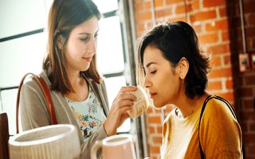 مقابله با عوارض جانبی انواع عطرها