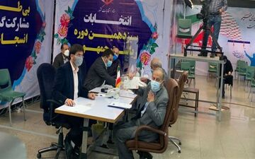 سردار علیرضا افشار در سیزدهمین دوره انتخابات ریاست جمهوری ثبت نام کرد

