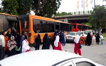 

خدمات رسانی سازمان حمل و نقل مسافر شهرداری کرمانشاه به مدعوین جشن روز دختر

