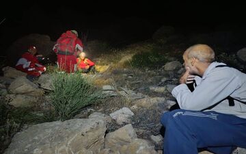 ۱۲ ساعت تقلا در لبه پرتگاه؛ معجزه در «تنگ گنجه‌ای» برای مرد ۳۷ ساله!