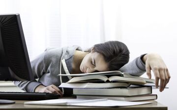 چرا همیشه خسته ایم؟
