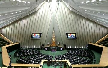 گزارش کمیسیون آیین نامه مجلس درباره طرح الزام دستگاه‌های اجرایی به پاسخ به تذکرات نمایندگان