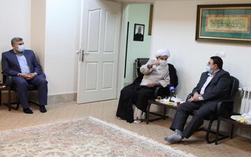دیدار نوروزی استاندار و فرمانده مرزبانی با نماینده ولی فقیه و امام جمعه کرمانشاه