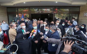 وزیر راه: قیمت بلیط هواپیما باید ۱۵ درصد کاهش یابد
