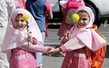 کلاس اولی ها حداقل یک روز در هفته به مدرسه می روند