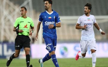 بازیکنان سابق استقلال رباط پاره کردند