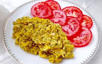 صبحانه‌ای خاص و متفاوت | طرز تهیه پنیر برشته گیلانی+ فیلم