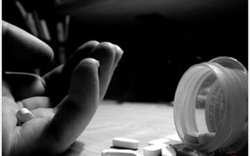 خودکشی زن 38 ساله برسرمزار همسرش در تهران