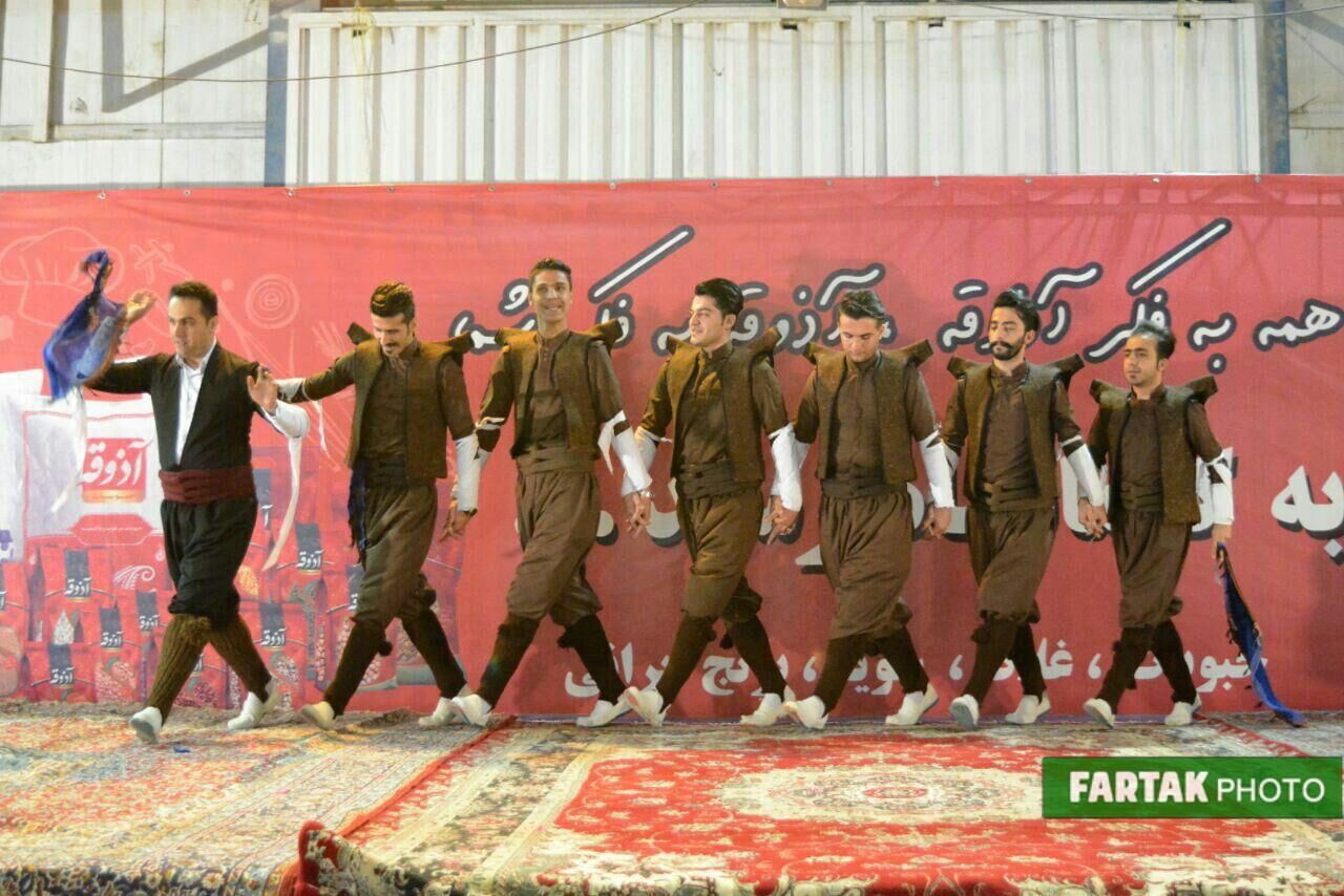 گزارش تصویری / جشنواره اقوام، نمایشگاه سوغات و صنایع دستی در کرمانشاه