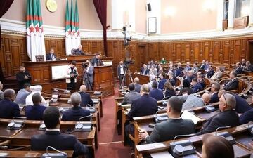 انتخاب نخستین زن به عنوان رئیس مجلس ملی الجزایر