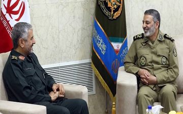 دیدار فرمانده کل سپاه پاسداران با فرمانده ارتش