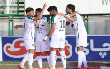 پیروزی ذوب آهن در نیمه نخست مقابل فجرسپاسی