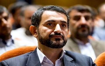 وفاداران به انقلاب پای کار نظام باشند