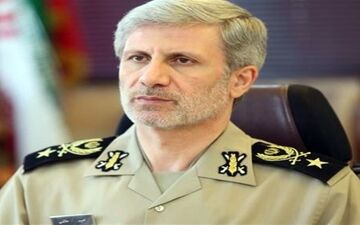  امیر حاتمی: تولید مواد ضدعفونی کننده وزارت دفاع به ۱۵۰ هزار لیتر در روز رسید 