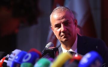 ناراحتی شدید کارتال از برگزار نشدن بازی در آزادی