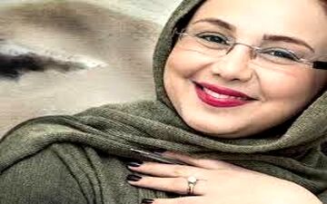 بهنوش بختیاری به همراه خواهر و مادرش
